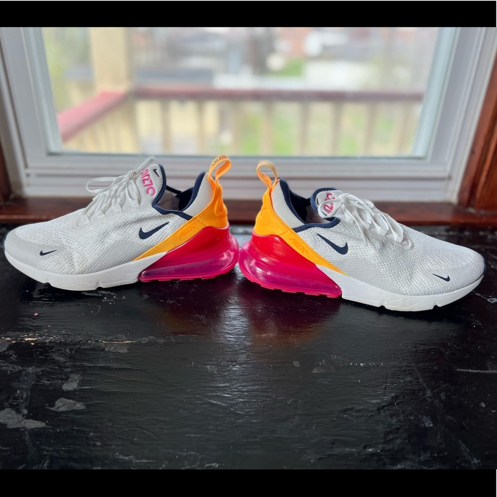Orange & pink Nike 270’s
